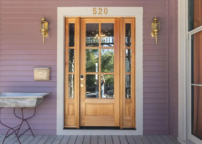The Gilded Lady - The Wedding Apartment Pensacola